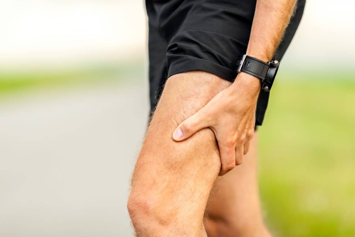 Crampes musculaires du sportif : causes, symptômes et remèdes